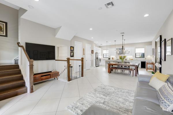 Alton, 3025 Franklin Pl, Palm Beach Gardens, Florida 33418, image 2