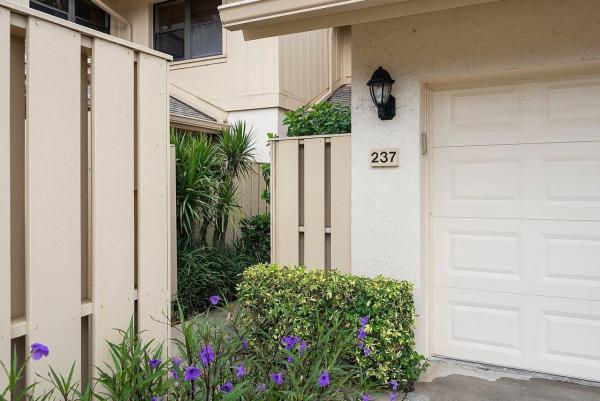 Waterbend At Jonathan's Landing, 16997 Waterbend Dr #237, Jupiter, Florida 33477, image 1