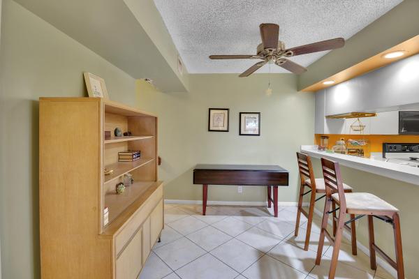 Banyan Lake, 8385 Trent Ct #A, Boca Raton, Florida 33433, image 2