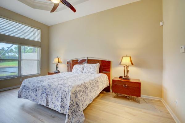 Valencia Shores, 7937 Oaklawn Cv, Lake Worth, Florida 33467, image 1