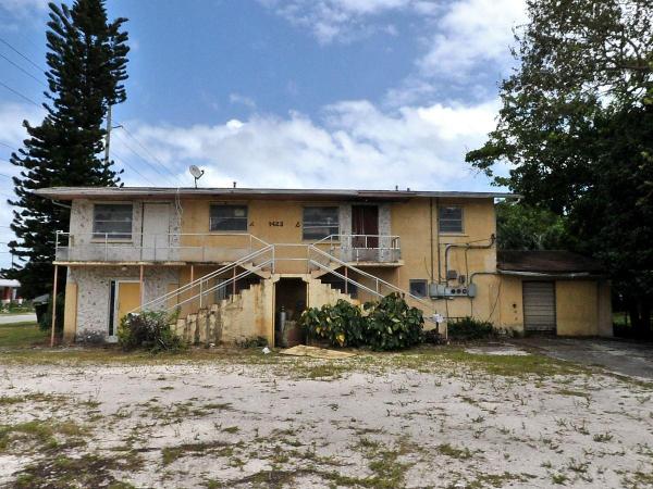 Fort Pierce Residential, 1423 Avenue E, Fort Pierce, Florida 34950, image 1