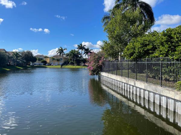 Sierra Bay, 3213 Scarletta Dr, Riviera Beach, Florida 33404, image 2