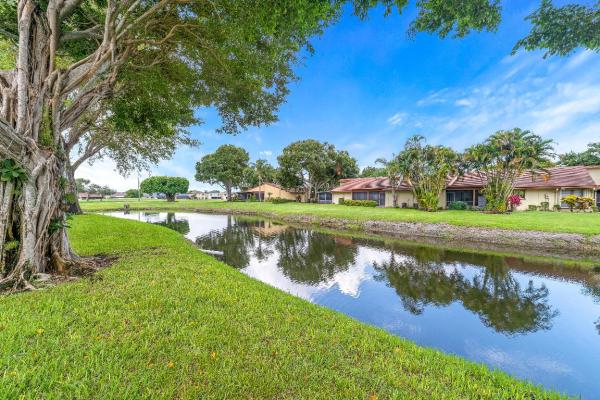 Fairway Park At Indian Spring, 5757 Fairway Park Ct #205, Boynton Beach, Florida 33437, image 2
