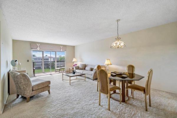 Huntington Lakes 1, 14360 Strathmore Ln #401, Delray Beach, Florida 33446, image 2