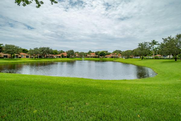 Santa Cruz, 9761 Kamena Cir, Boynton Beach, Florida 33436, image 2