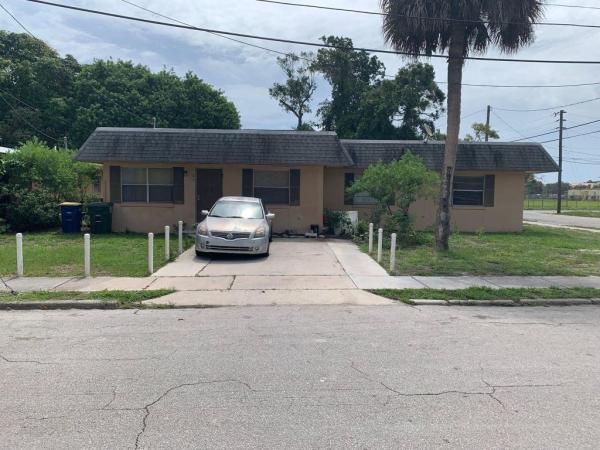 136 Alma Ct, Fort Pierce, Florida 34950, image 2