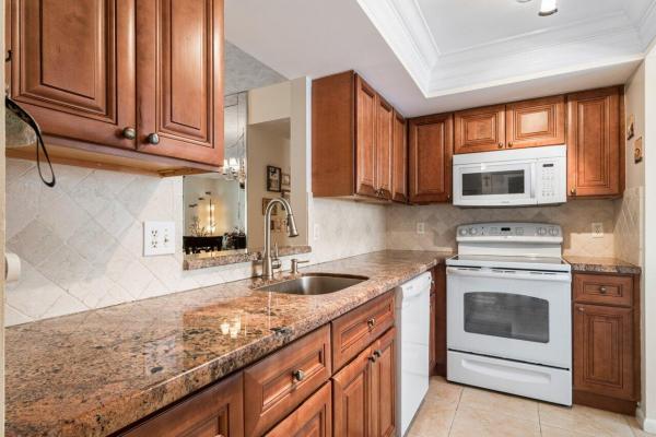Abbey Village, 11 Willowbrook Ln #204, Delray Beach, Florida 33446, image 1