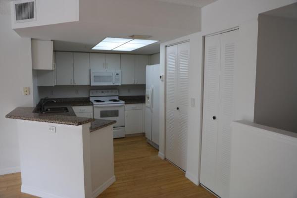 Grand View At Crestwood, 1000 S Crestwood Ct #1013, Royal Palm Beach, Florida 33411, image 2