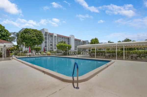 Poinciana Place 3, 3597 Birdie Dr #305, Lake Worth, Florida 33467, image 1