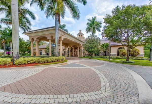 Versailles At Wellington, 3514 Collonade Dr, Wellington, Florida 33449, image 1