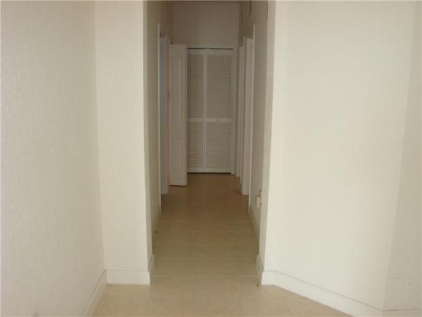 Shoma Courtyards At Royal Palm Beach, 2121 Shoma Dr, Royal Palm Beach, Florida 33414, image 2