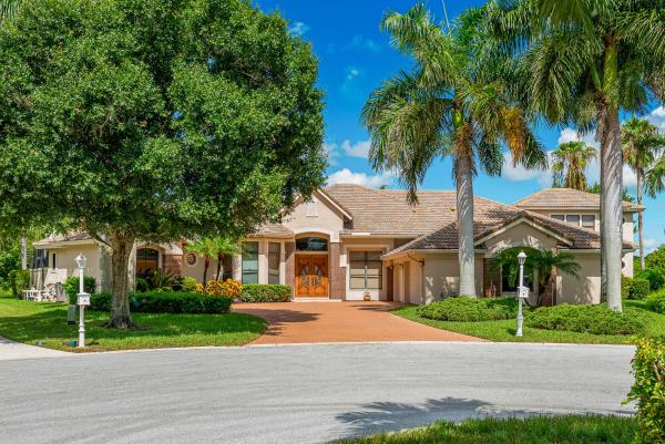 Country Club Estates Parc, 1168 SW Mirror Lake Cv, Port St. Lucie, Florida 34986, image 2