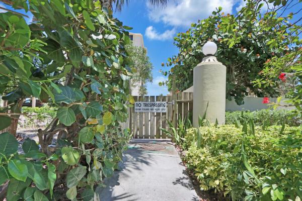 Ocean Villas, 225 Beach Rd #105, Tequesta, Florida 33469, image 2