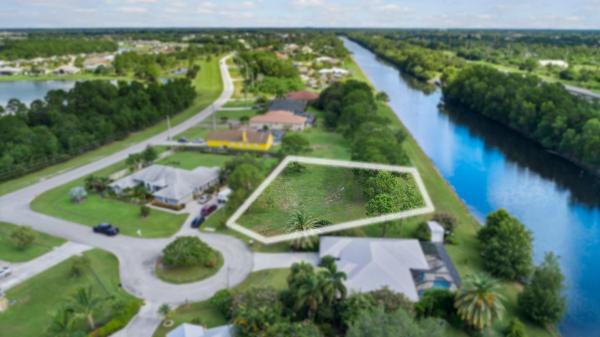 Paar Estates, 282 SW Peak Ct, Port St. Lucie, Florida 34953, image 2