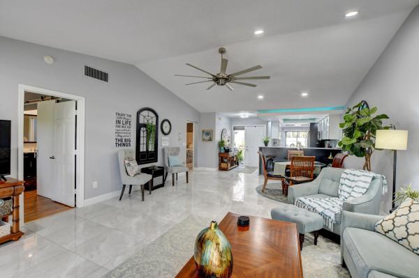 Brentwood Of Boca, 20008 Rima Cir, Boca Raton, Florida 33434, image 2