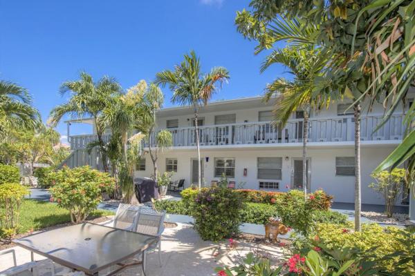 Hovianna, 212 N K St #1, Lake Worth Beach, Florida 33460, image 1