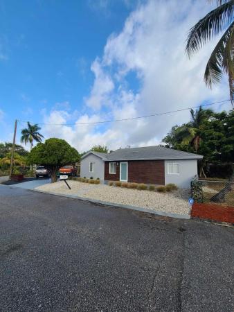 West Court, 4903 N Australian Ave, Mangonia Park, Florida 33407, image 1