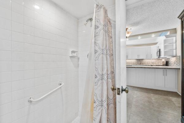 Lakewood Of Palm Springs, 335 Lake Arbor Dr, Palm Springs, Florida 33461, image 2