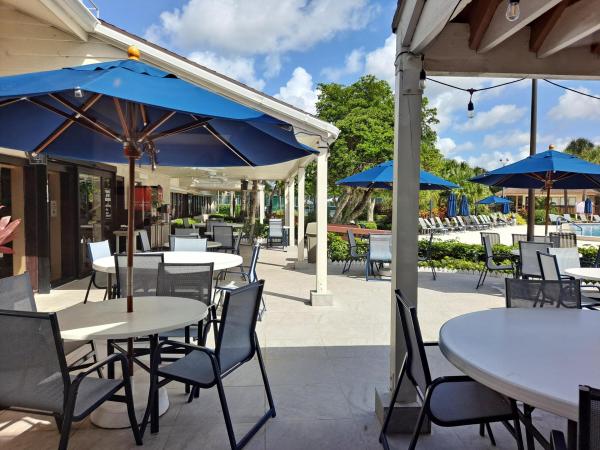 Lakeside Of Banyan Springs, 10137 Mangrove Dr #202, Boynton Beach, Florida 33437, image 2