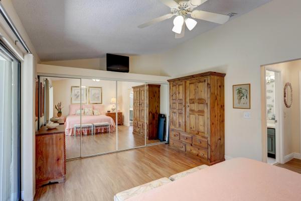 Villas Of Glengary, 701 Saint Giles Ct, Palm Beach Gardens, Florida 33418, image 2