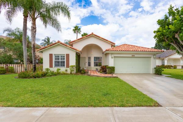 The Fountains Of Rainbow Lakes, 8656 Rosalie Ct, Boynton Beach, Florida 33472, image 1