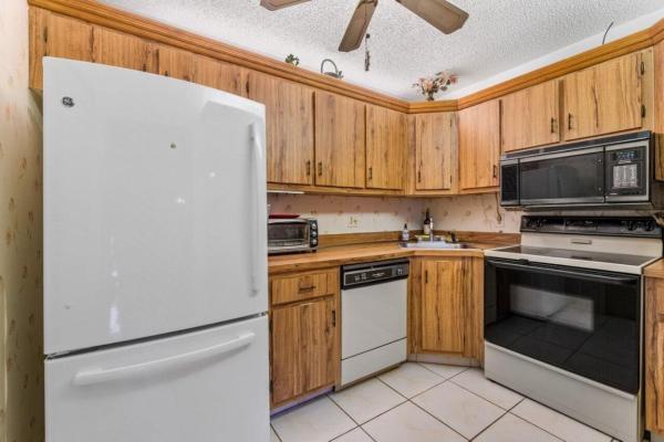 Pine Ridge North 1, 535 Shady Pine Way #C2, Greenacres, Florida 33415, image 2