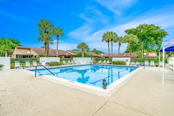 Forest Grove Patio Homes At Indian Spring, 5956 Forest Grove Dr #3, Boynton Beach, Florida 33437, image 2