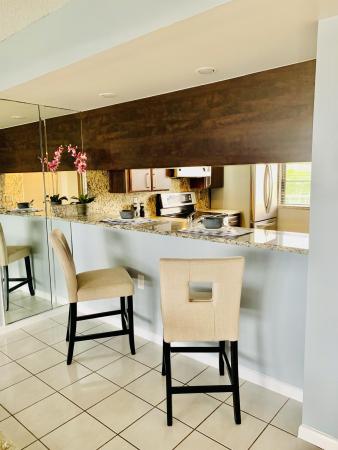 Whitehall Of Pine Island Ridge, 1508 Whitehall Dr #405, Davie, Florida 33324, image 1