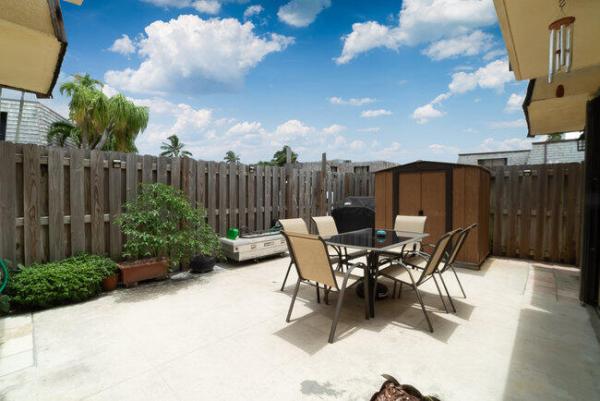 Lakewood Of Palm Springs, 322 Lake Arbor Dr, Palm Springs, Florida 33461, image 1
