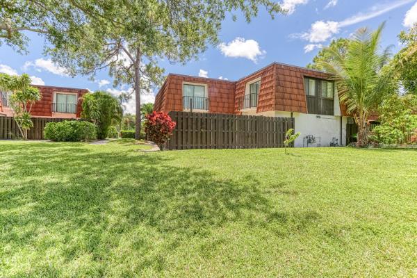 The Pines, 6444 Red Pine Ln #B, Greenacres, Florida 33415, image 3