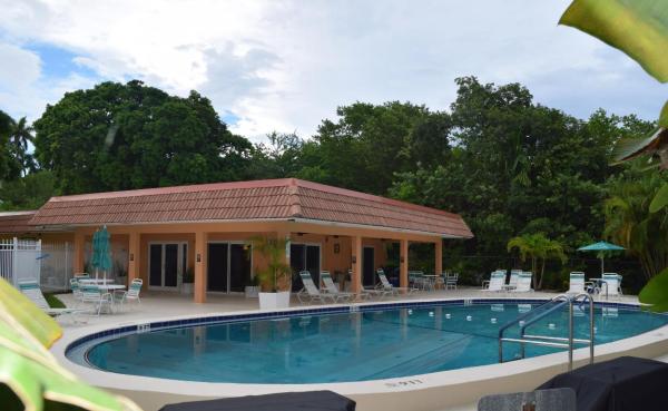 Manor Grove Village, 300 NE 19th Ct #116N, Wilton Manors, Florida 33305, image 2