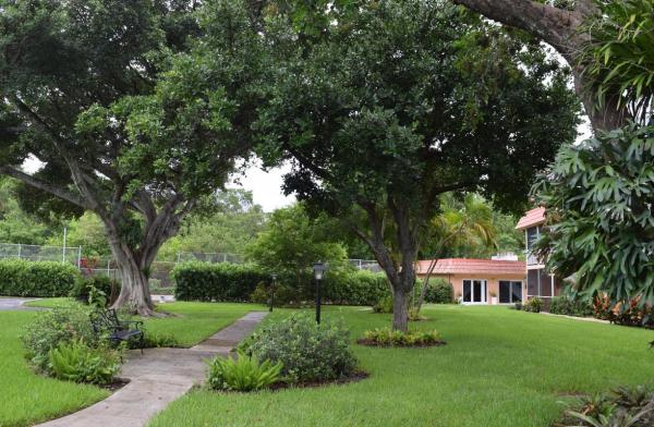 Manor Grove Village, 300 NE 19th Ct #116N, Wilton Manors, Florida 33305, image 1