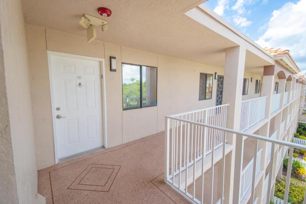 Huntington Pointe, 6093 Pointe Regal Cir #401, Delray Beach, Florida 33484, image 2