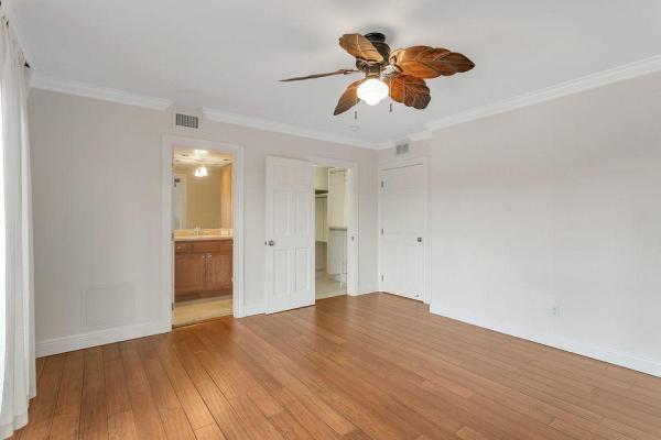 Dottor, 129 S Golfview Rd #8, Lake Worth Beach, Florida 33460, image 1