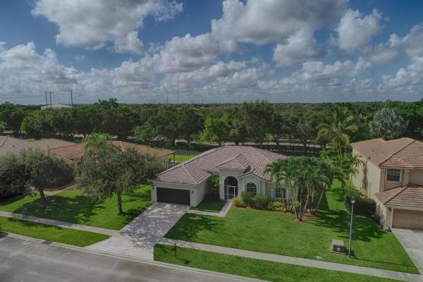 Emerald Bay, 11160 Grandview Mnr, Wellington, Florida 33414, image 2