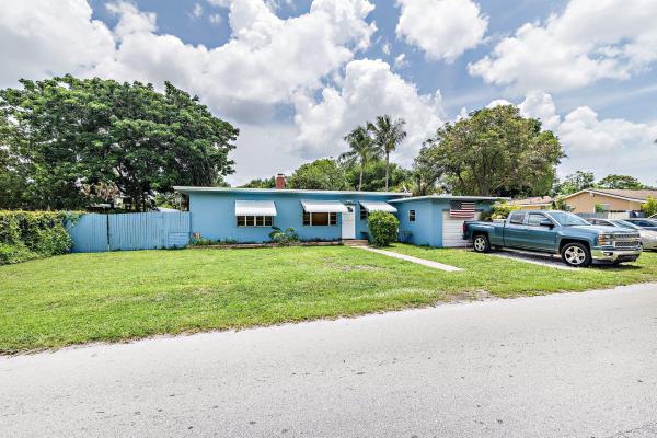 Hi-Pine Homesites, 924 Summer St, Lake Worth, Florida 33461, image 1