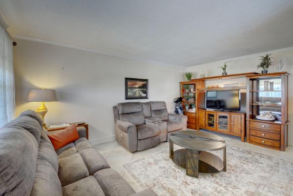 Sterling Village, 460 W Horizons #201, Boynton Beach, Florida 33435, image 1