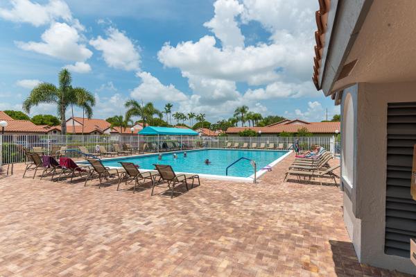 Huntington Pointe, 6112 Huntwick Ter #208, Delray Beach, Florida 33484, image 2