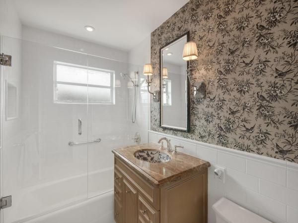 Worth Court, 156 Worth Ct N, West Palm Beach, Florida 33405, image 2