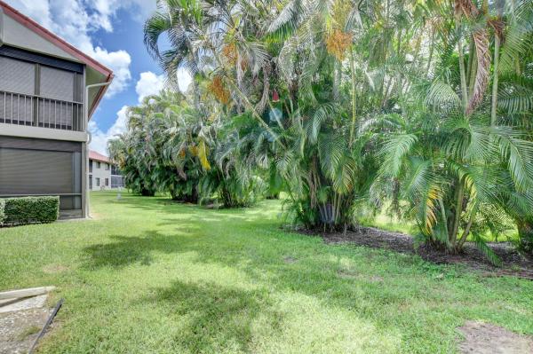 The Lexington Club Villas, 7856 Lexington Club Blvd #A, Delray Beach, Florida 33446, image 2