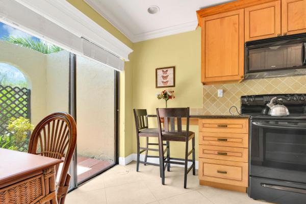 Fairways Of Boca Lago, 21207 Lago Cir, Boca Raton, Florida 33433, image 2