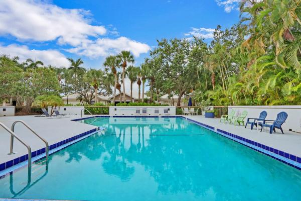 Canterbury, 270 Canterbury Dr W, Palm Beach Gardens, Florida 33418, image 2