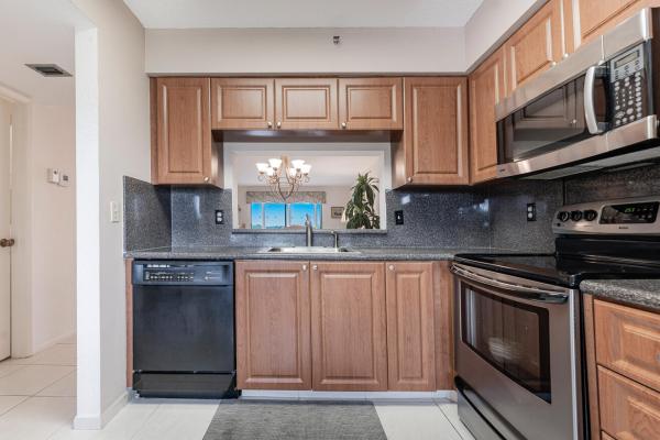 Huntington Lakes 3, 14476 Amberly Ln #405, Delray Beach, Florida 33446, image 1
