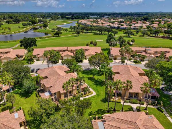 Prestwick Chase, 380 Prestwick Cir #4, Palm Beach Gardens, Florida 33418, image 2
