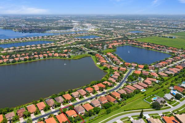 Oakmont Estates, 10644 Ivanhoe Ln, Wellington, Florida 33414, image 2
