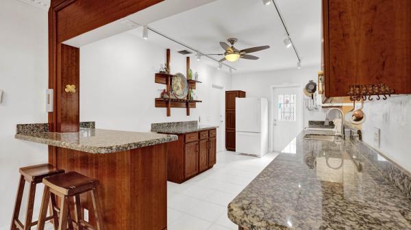 Coquina Cove, 705 Shore Dr, Boynton Beach, Florida 33435, image 2