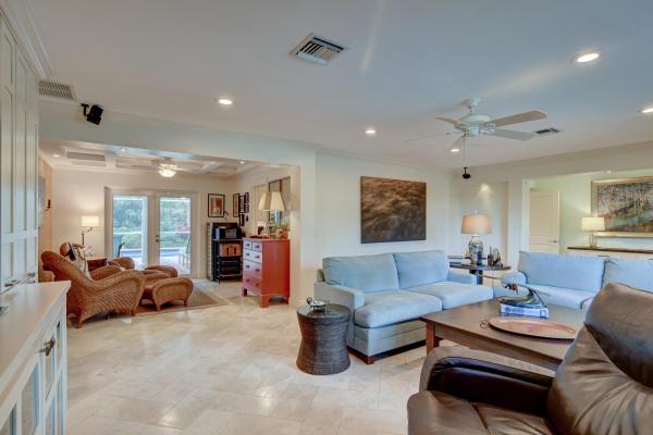 Place Au Soleil, 820 Tangerine Way, Gulf Stream, Florida 33483, image 2