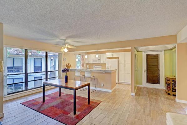Golf Villas, 632 Brackenwood Cv, Palm Beach Gardens, Florida 33418, image 2