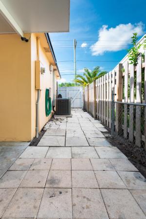Southerly Hill, 723 Bunker Rd, West Palm Beach, Florida 33405, image 2