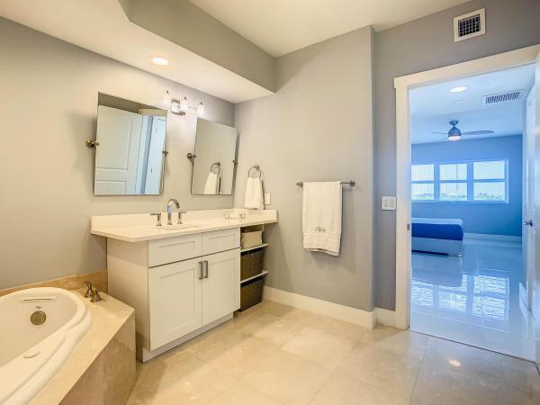 Marina Grande Club & Residences, 2640 Lake Shore Dr #415, Riviera Beach, Florida 33404, image 2